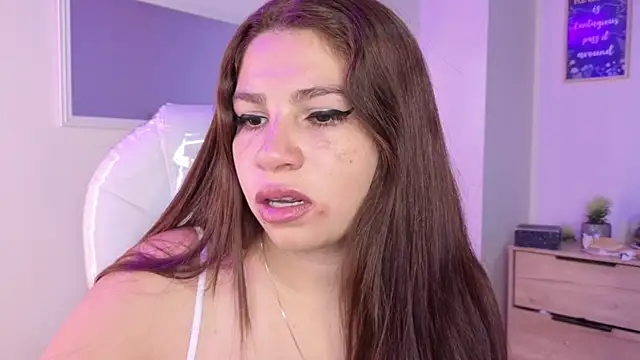 bluee hazell online show from October 2025 10:15:01 AM