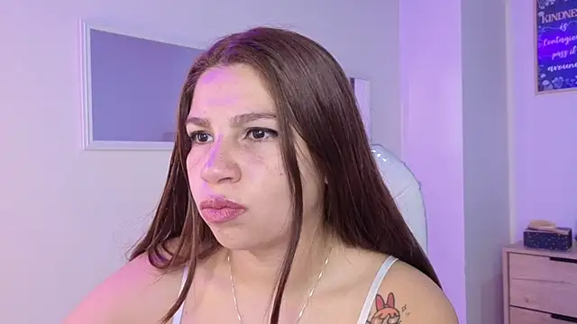 bluee hazell online show from December 2025 11:31:01 AM