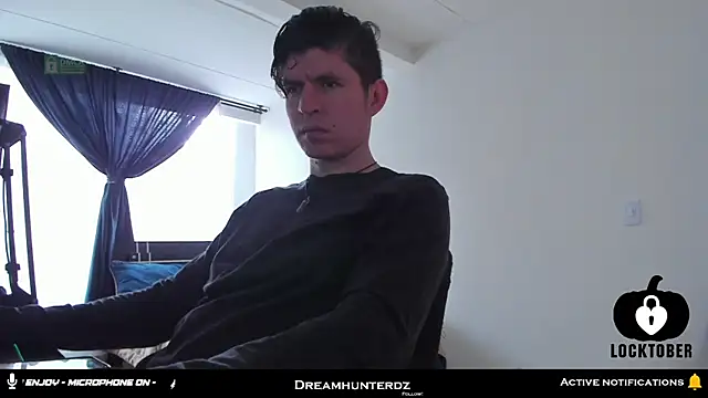 Snapshot of Headhunterdz chatting on October 2025 09:04:02 PM Headhunterdz online show from October 2025 09:04:02 PM