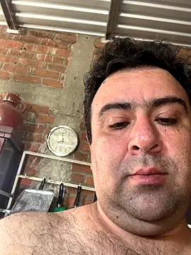 EmilianoGt online show from October 2025 01:56:02 PM