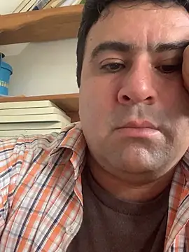EmilianoGt online show from October 2025 09:16:01 PM