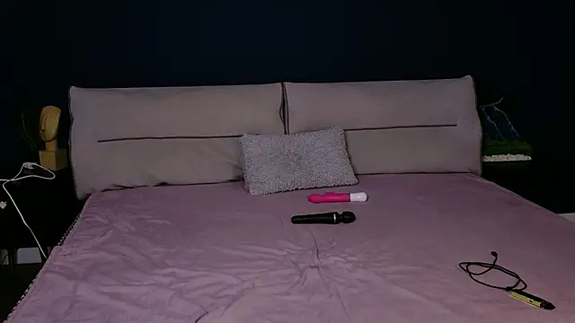 Mila Anders online show from February 2026 06:11:01 AM