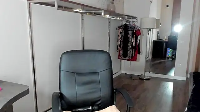 Mila Anders online show from February 2026 06:26:01 AM