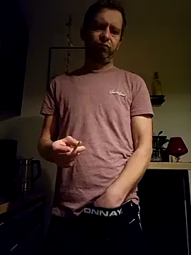 Snapshot of Mjn34 chatting on December 2025 06:14:01 AM Mjn34 online show from December 2025 06:14:01 AM