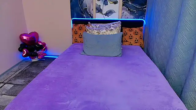 Snapshot of BlondPearl chatting on November 2025 09:42:02 PM BlondPearl online show from November 2025 09:42:02 PM