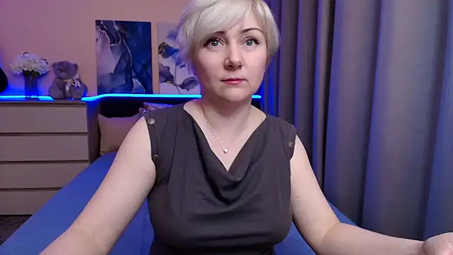 BlondPearl online show from June 2026 09:12:01 PM