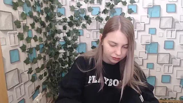 klerkarina online show from February 2025 05:46:02 AM