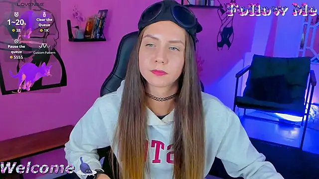 Snapshot of GrayceWild chatting on October 2025 11:57:02 AM GrayceWild online show from October 2025 11:57:02 AM