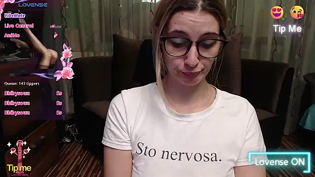 Snapshot of lovingfeetheels chatting on March 2025 12:15:02 PM lovingfeetheels online show from March 2025 12:15:02 PM