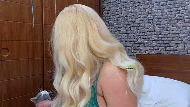 CuteBlondeMe online show from December 2025 02:04:01 PM