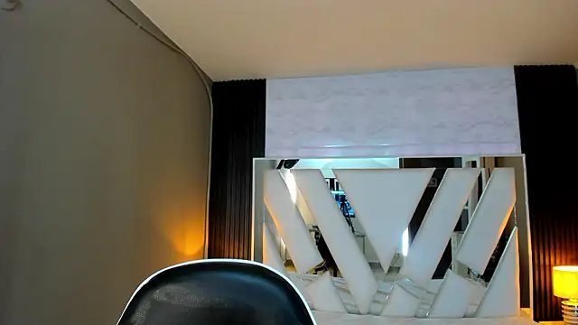 Linda4Petite online show from March 2026 06:23:02 PM