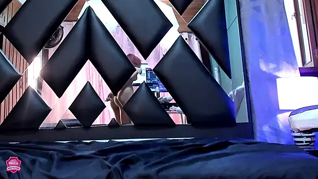 Linda4Petite online show from March 2025 09:21:01 PM