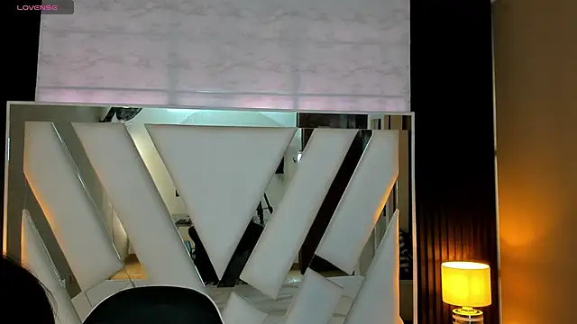 Linda4Petite online show from November 2025 12:59:02 PM