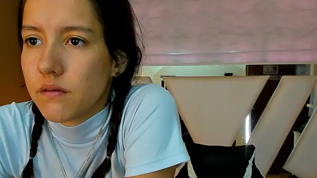 Linda4Petite online show from October 2025 06:53:01 PM