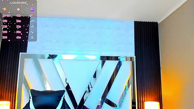 Linda4Petite online show from September 2025 06:04:02 PM