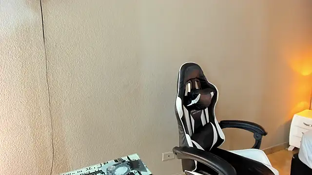 Linda4Petite online show from February 2026 06:21:01 PM