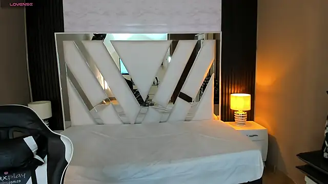 Linda4Petite online show from January 2026 06:34:02 PM