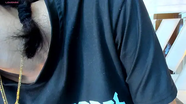 Linda4Petite online show from September 2025 06:03:01 PM