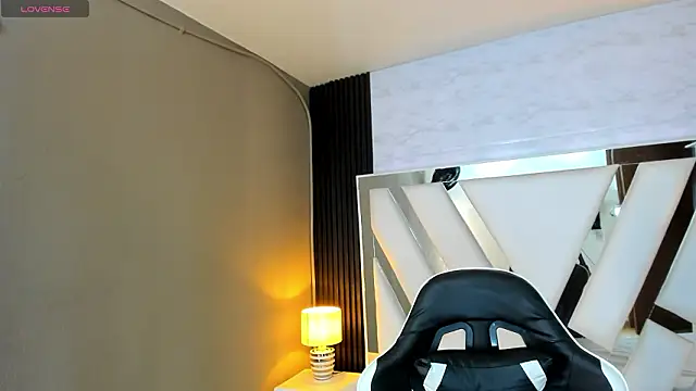 Linda4Petite online show from February 2026 06:08:01 PM