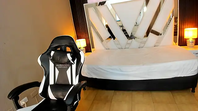 Linda4Petite online show from January 2026 06:45:01 PM