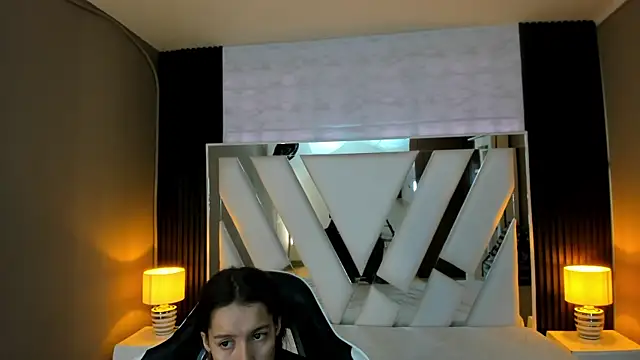 Linda4Petite online show from February 2026 01:32:01 PM