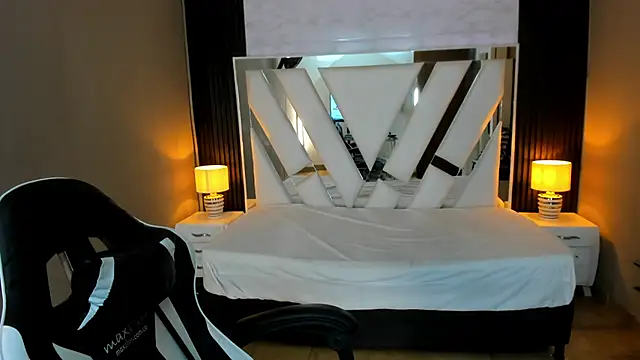 Linda4Petite online show from January 2026 01:40:01 PM