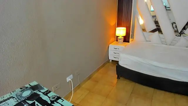 Linda4Petite online show from April 2026 06:12:02 PM