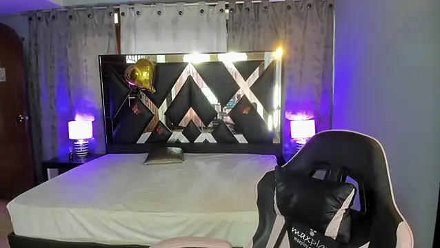 Linda4Petite online show from June 2026 06:50:01 PM