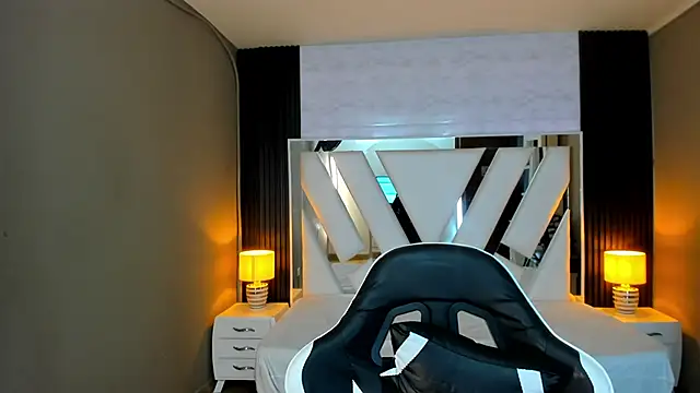 Linda4Petite online show from January 2026 06:15:02 PM