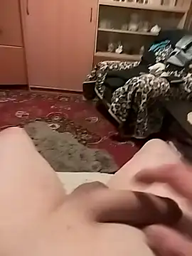 Snapshot of Robertino21cm chatting on December 2025 09:42:02 PM Robertino21cm online show from December 2025 09:42:02 PM