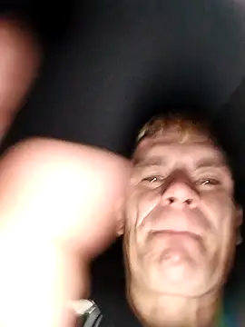 Snapshot of Robertino21cm chatting on November 2025 09:29:01 PM Robertino21cm online show from November 2025 09:29:01 PM