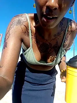 lynnkatrina online show from March 2026 01:34:01 PM