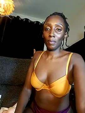 lynnkatrina online show from February 2026 09:45:01 PM