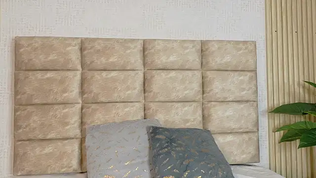 CameronCollins  online show from April 2026 09:39:33 PM