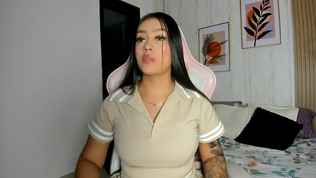 CameronCollins  online show from March 2025 07:39:01 PM