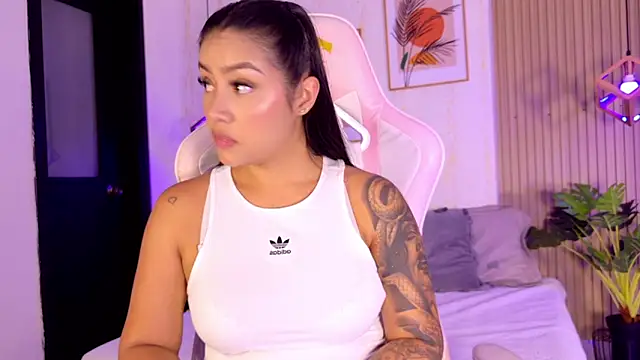 CameronCollins  online show from February 2026 07:25:02 PM