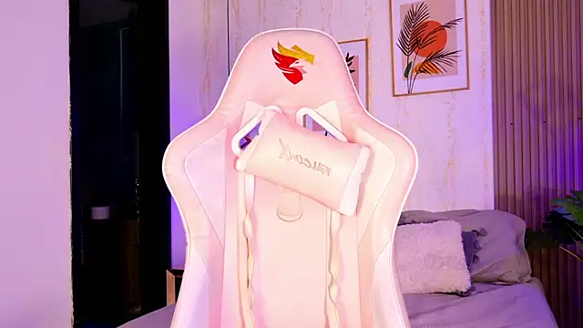 CameronCollins  online show from February 2026 05:25:02 PM