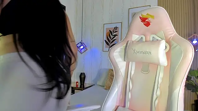 CameronCollins  online show from December 2025 07:34:02 PM