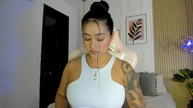 CameronCollins  online show from September 2025 07:30:01 PM
