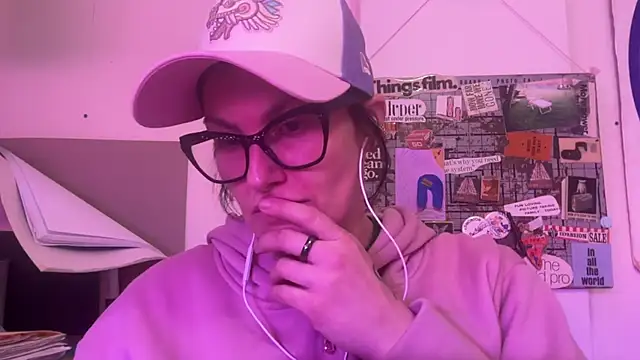 Snapshot of NikkixNight chatting on March 2025 01:24:01 AM NikkixNight online show from March 2025 01:24:01 AM