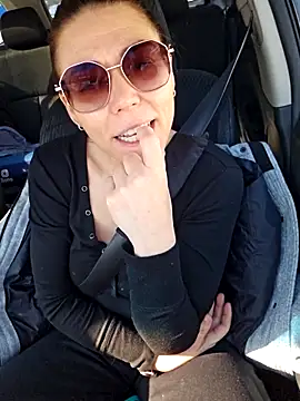 Ellie-L-Elizabeth online show from March 2026 01:53:01 PM