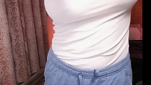 Ellie-L-Elizabeth online show from March 2026 12:21:01 AM