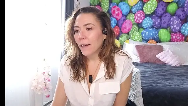 Ellie-L-Elizabeth online show from April 2026 05:52:02 PM