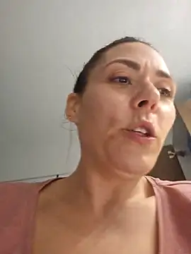Snapshot of Ellie-L-Elizabeth chatting on April 2026 11:51:02 PM Ellie-L-Elizabeth online show from April 2026 11:51:02 PM