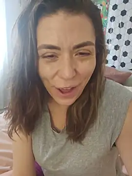 Snapshot of Ellie-L-Elizabeth chatting on June 2026 04:15:01 PM Ellie-L-Elizabeth online show from June 2026 04:15:01 PM