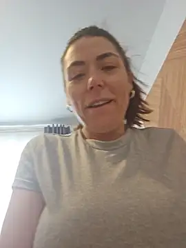 Snapshot of Ellie-L-Elizabeth chatting on May 2026 04:46:01 PM Ellie-L-Elizabeth online show from May 2026 04:46:01 PM