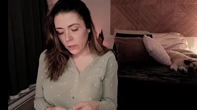 Ellie-L-Elizabeth online show from April 2026 02:51:01 AM