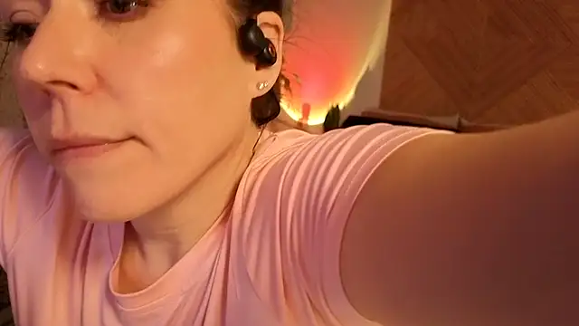 Ellie-L-Elizabeth online show from February 2026 02:11:01 AM