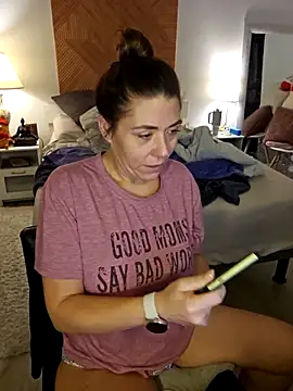 Ellie-L-Elizabeth online show from November 2025 01:00:02 PM