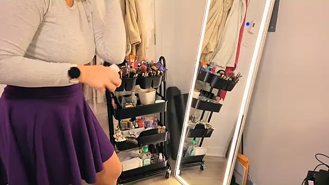 Ellie-L-Elizabeth online show from November 2025 03:34:02 PM